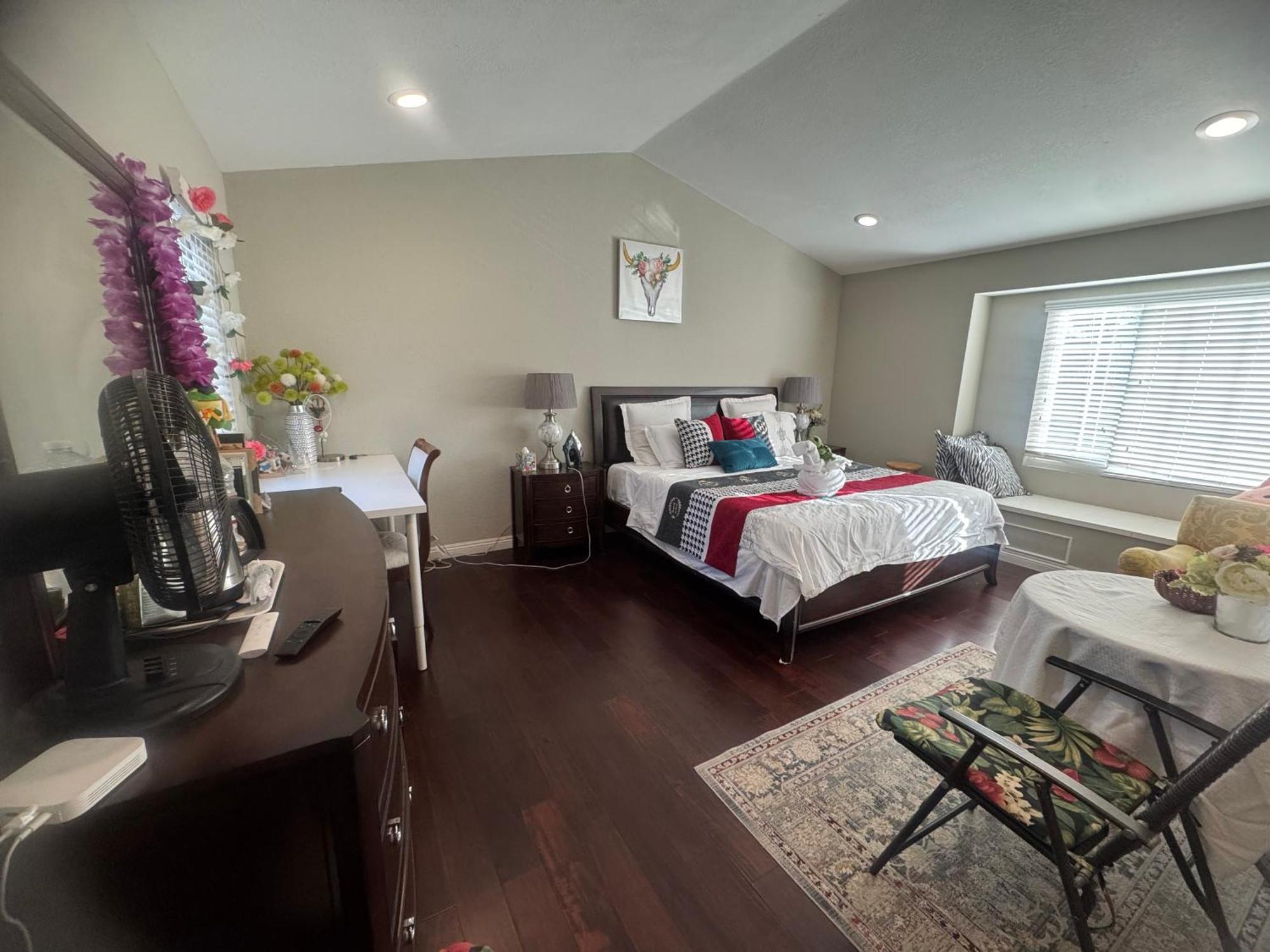 King Bed Big Room Chino Hills Zewnętrze zdjęcie